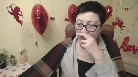 Snapshot of emilyl0vee chatting on 02/03/26, 02:53 Emily online show from 02/03/26, 02:53