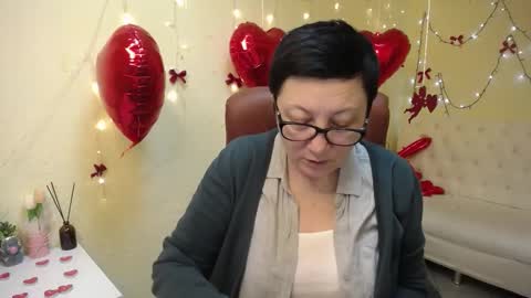 Snapshot of emilyl0vee chatting on 02/05/26, 08:46 Emily online show from 02/05/26, 08:46