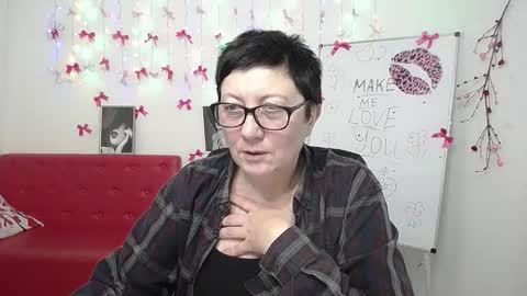 Snapshot of emilyl0vee chatting on 02/23/26, 07:11 Emily online show from 02/23/26, 07:11