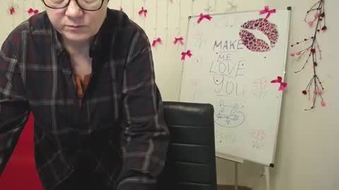 Snapshot of emilyl0vee chatting on 02/26/26, 07:13 Emily online show from 02/26/26, 07:13