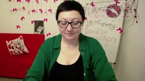 Snapshot of emilyl0vee chatting on 03/11/26, 07:31 Emily online show from 03/11/26, 07:31