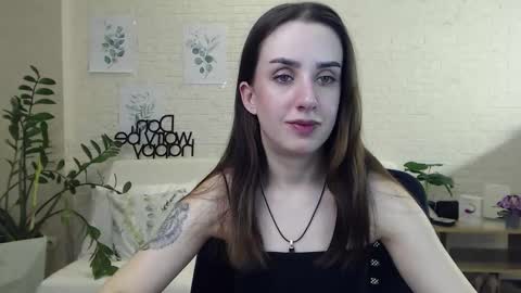 Snapshot of emilylayer chatting on 01/06/25, 09:00 Emyli online show from 01/06/25, 09:00