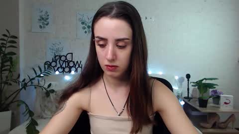 Snapshot of emilylayer chatting on 01/14/25, 09:20 Emyli online show from 01/14/25, 09:20