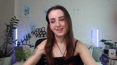 Snapshot of emilylayer chatting on 01/30/25, 03:22 Emyli online show from 01/30/25, 03:22