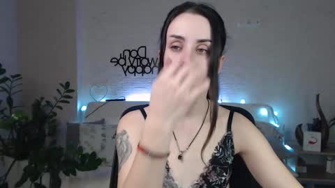 Snapshot of emilylayer chatting on 03/09/25, 10:19 Emyli online show from 03/09/25, 10:19