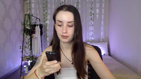 Snapshot of emilylayer chatting on 09/10/25, 05:24 Emyli online show from 09/10/25, 05:24
