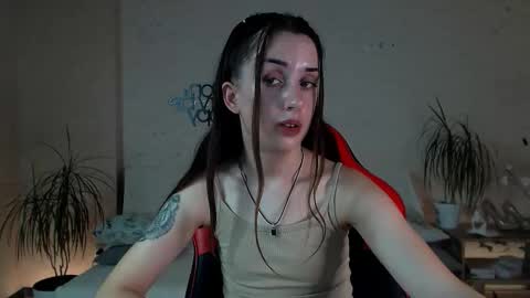 Snapshot of emilylayer chatting on 09/21/25, 04:30 Emyli online show from 09/21/25, 04:30