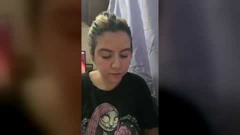 Snapshot of emilyokay chatting on 07/17/26, 07:52 Emily babe online show from 07/17/26, 07:52