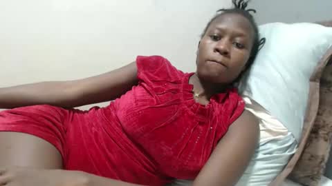 Emilly online show from 05/05/26, 07:44