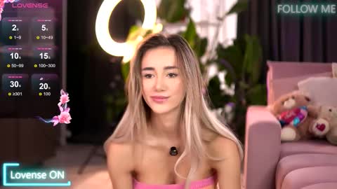 Emily online show from 09/27/25, 06:18