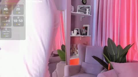 Snapshot of emilyrighter chatting on 12/07/24, 11:40 Hey i am  Emily     am -  pm online show from 12/07/24, 11:40