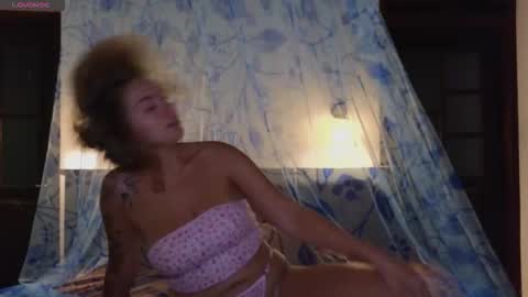 Emily Robbie online show from 02/14/26, 07:10