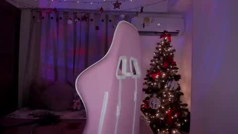 Snapshot of emilyrosss_ chatting on 01/08/25, 05:59 EMILY online show from 01/08/25, 05:59