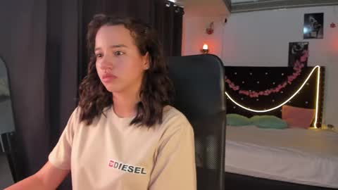 Snapshot of emilyrousex chatting on 03/02/25, 05:58 emilyrousex online show from 03/02/25, 05:58