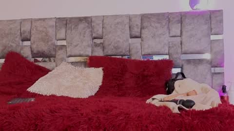 Snapshot of emilyrousex chatting on 05/19/26, 04:35 emilyrousex online show from 05/19/26, 04:35