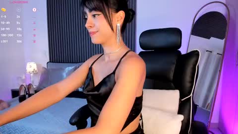 Snapshot of emilyruiz1 chatting on 03/11/25, 05:35 Emily online show from 03/11/25, 05:35