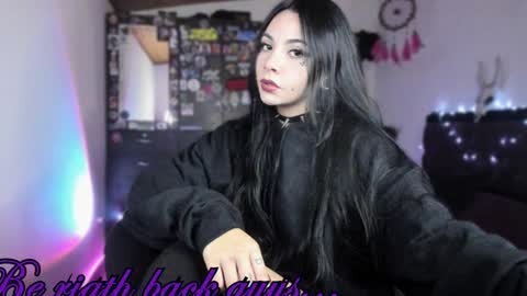 Snapshot of emilyrymer chatting on 12/02/24, 09:17 Emily Support me to have 100 likes plx online show from 12/02/24, 09:17