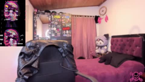 Snapshot of emilyrymer chatting on 12/20/24, 10:32 Emily Support me to have 100 likes plx online show from 12/20/24, 10:32