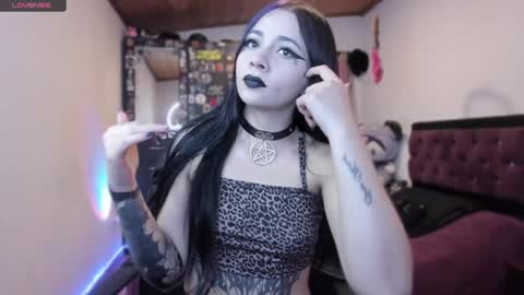 Snapshot of emilyrymer chatting on 12/30/24, 12:54 Emily Support me to have 100 likes plx online show from 12/30/24, 12:54