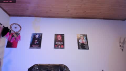 Snapshot of emilyrymer chatting on 02/01/25, 07:55 Emily Support me to have 100 likes plx online show from 02/01/25, 07:55