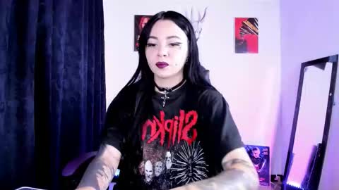 Snapshot of emilyrymer chatting on 09/27/25, 08:03 Emily Support me to have 100 likes plx online show from 09/27/25, 08:03