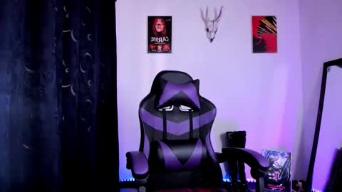 Snapshot of emilyrymer chatting on 09/30/25, 09:09 Emily Support me to have 100 likes plx online show from 09/30/25, 09:09