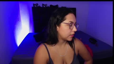 Snapshot of emilysavvato chatting on 01/04/25, 10:34 Emily online show from 01/04/25, 10:34