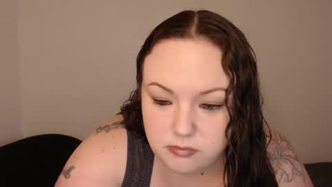 Snapshot of emilysgotissues chatting on 12/28/24, 05:46 Emily Bankz online show from 12/28/24, 05:46