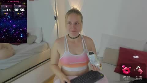 Snapshot of emilysumer chatting on 06/07/26, 03:43 Summer 3 online show from 06/07/26, 03:43