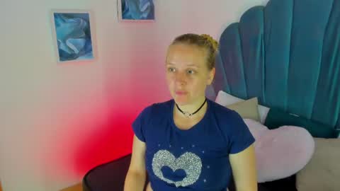 Snapshot of emilysumer chatting on 07/20/26, 07:16 Summer 3 online show from 07/20/26, 07:16