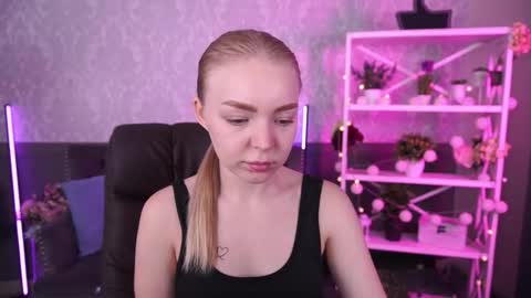 Snapshot of emilysunshines chatting on 09/25/25, 06:06  MY NAME IS Emily WELCOME EVERYONE I WILL BE HAPPY TO GIVE YOU WHAT YOU HAVE DREAMED OF FOR SO LONG online show from 09/25/25, 06:06