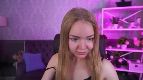 Snapshot of emilysunshines chatting on 10/17/25, 07:00  MY NAME IS Emily WELCOME EVERYONE I WILL BE HAPPY TO GIVE YOU WHAT YOU HAVE DREAMED OF FOR SO LONG online show from 10/17/25, 07:00