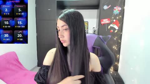 Snapshot of emilytafur chatting on 12/30/24, 05:23 Emy online show from 12/30/24, 05:23