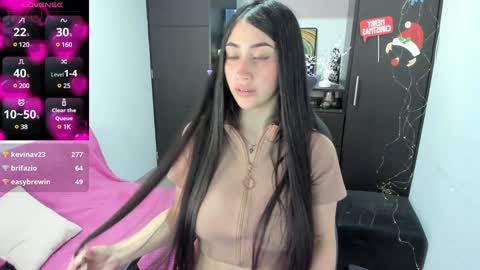 Snapshot of emilytafur chatting on 12/31/24, 04:27 Emy online show from 12/31/24, 04:27