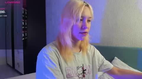 Snapshot of emilytrase chatting on 03/01/26, 01:18 Betty online show from 03/01/26, 01:18