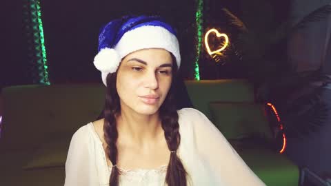 Snapshot of emilytucker chatting on 12/24/24, 01:38 Emily online show from 12/24/24, 01:38