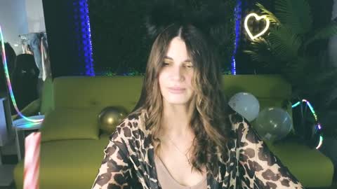 Snapshot of emilytucker chatting on 01/17/25, 04:49 Emily online show from 01/17/25, 04:49