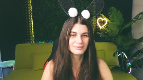 Snapshot of emilytucker chatting on 02/04/25, 01:34 Emily online show from 02/04/25, 01:34