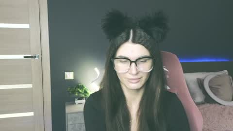 Snapshot of emilytucker chatting on 02/09/25, 01:55 Emily online show from 02/09/25, 01:55