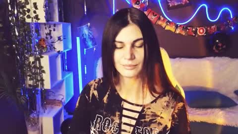 Emily online show from 10/27/25, 01:53