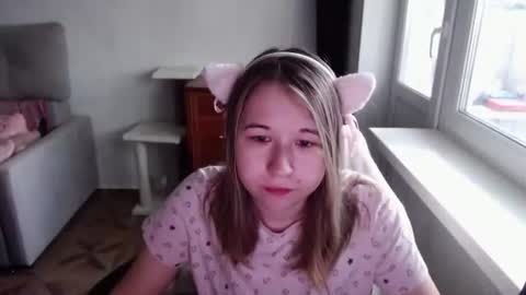 Snapshot of emilyway chatting on 06/11/26, 09:29 emilyway online show from 06/11/26, 09:29