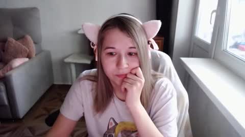 Snapshot of emilyway chatting on 06/15/26, 08:38 emilyway online show from 06/15/26, 08:38