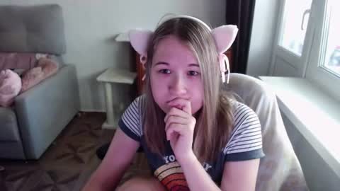 Snapshot of emilyway chatting on 07/06/26, 04:31 emilyway online show from 07/06/26, 04:31
