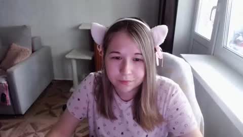 Snapshot of emilyway chatting on 07/10/26, 10:07 emilyway online show from 07/10/26, 10:07