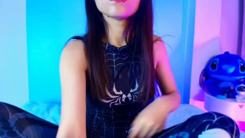 Snapshot of emilywithe_ chatting on 01/24/25, 04:37 online show from 01/24/25, 04:37