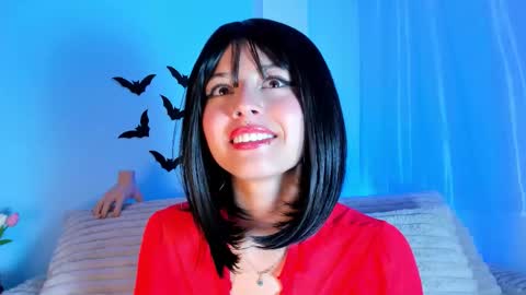 Snapshot of emilywithe_ chatting on 10/20/25, 12:00 online show from 10/20/25, 12:00