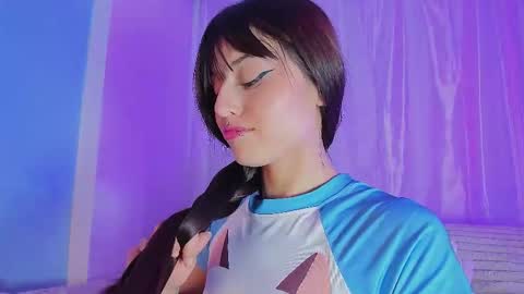 Snapshot of emilywithe_ chatting on 03/24/26, 11:10 online show from 03/24/26, 11:10