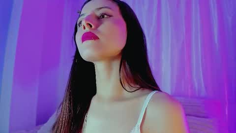Snapshot of emilywithe_ chatting on 03/28/26, 11:37 online show from 03/28/26, 11:37