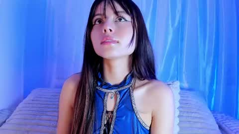 Snapshot of emilywithe_ chatting on 04/16/26, 11:29 online show from 04/16/26, 11:29