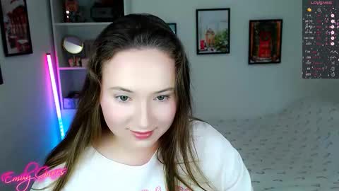 Snapshot of emilyxgrasez chatting on 01/09/26, 02:03 Emily online show from 01/09/26, 02:03